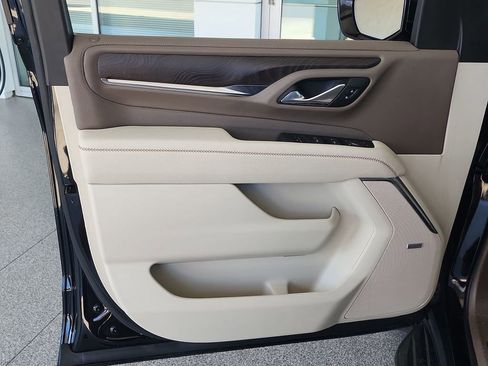 Used 2023 GMC Yukon Denali w/ Advanced Technology Package AWD/4WD image 22