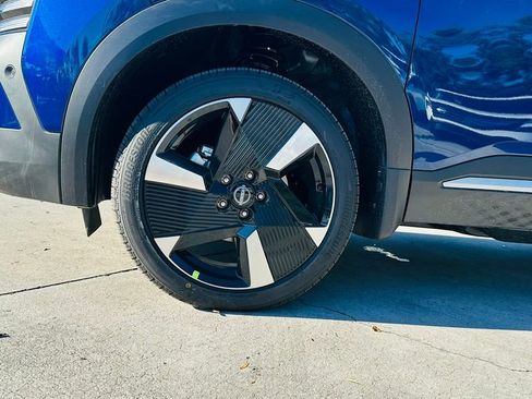 New 2026 Nissan Kicks SR image 12