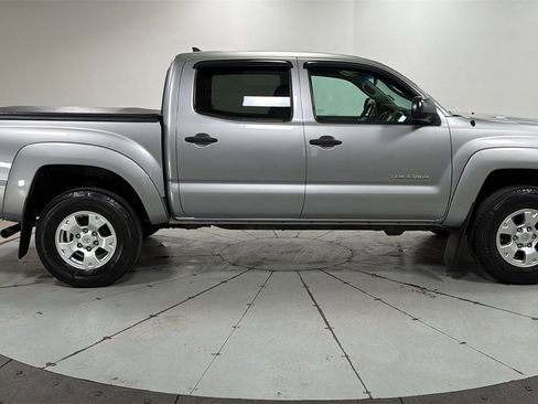 Used 2015 Toyota Tacoma 4x4 Double Cab image 6