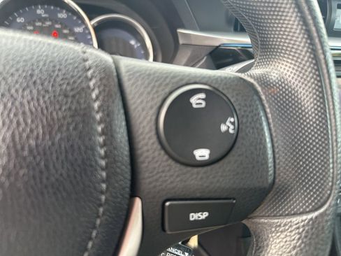 Used 2015 Toyota Corolla L image 16