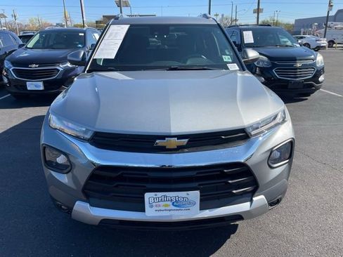 Used 2023 Chevrolet TrailBlazer LT w/ Convenience Package image 2