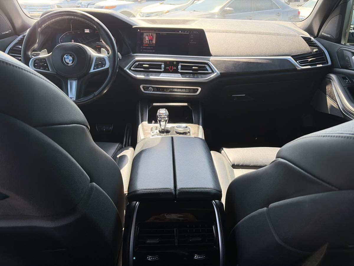 Used 2019 BMW X5 xDrive50i w/ M Sport Package AWD/4WD image 16