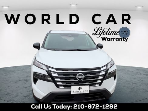 Used 2025 Nissan Rogue S FWD image 15