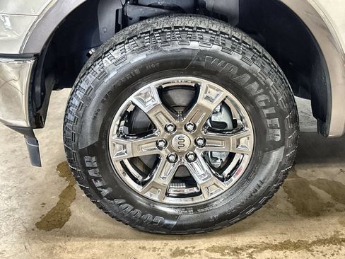 Used 2018 Ford F150 King Ranch w/ Equipment Group 601A Luxury AWD/4WD image 32