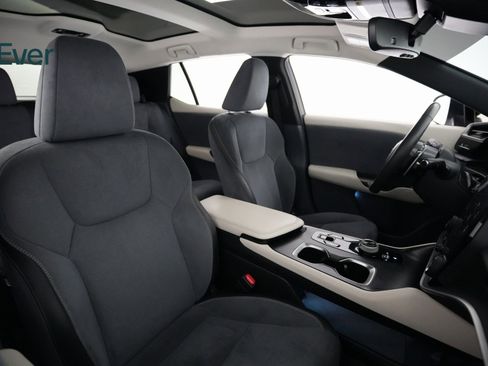 Used 2023 Lexus RZ 450e Premium image 10