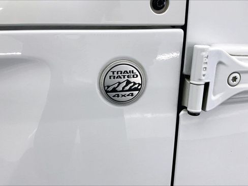 Used 2018 Jeep Wrangler Unlimited Sport S AWD/4WD image 7