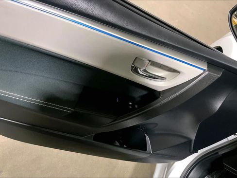 Used 2016 Toyota Corolla LE FWD image 36