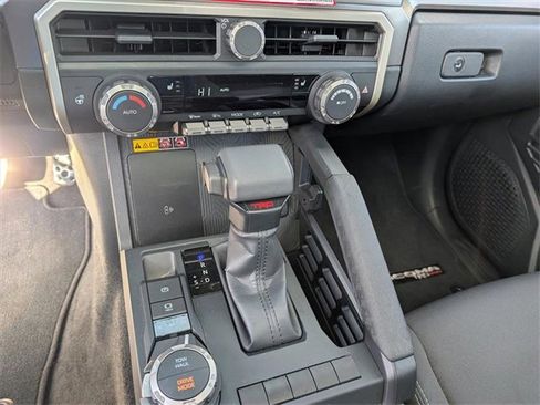 Used 2025 Toyota Tacoma TRD Sport image 12