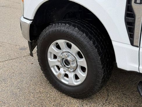Used 2023 Ford F250 XLT AWD/4WD image 10