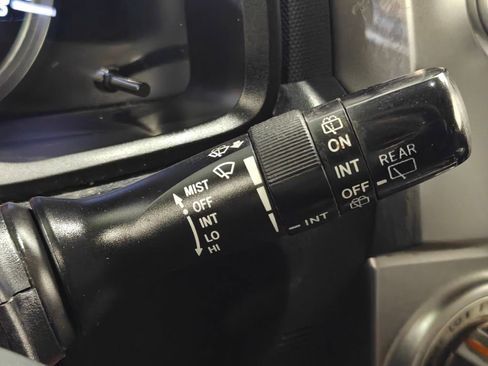 Used 2018 Toyota 4Runner SR5 image 39