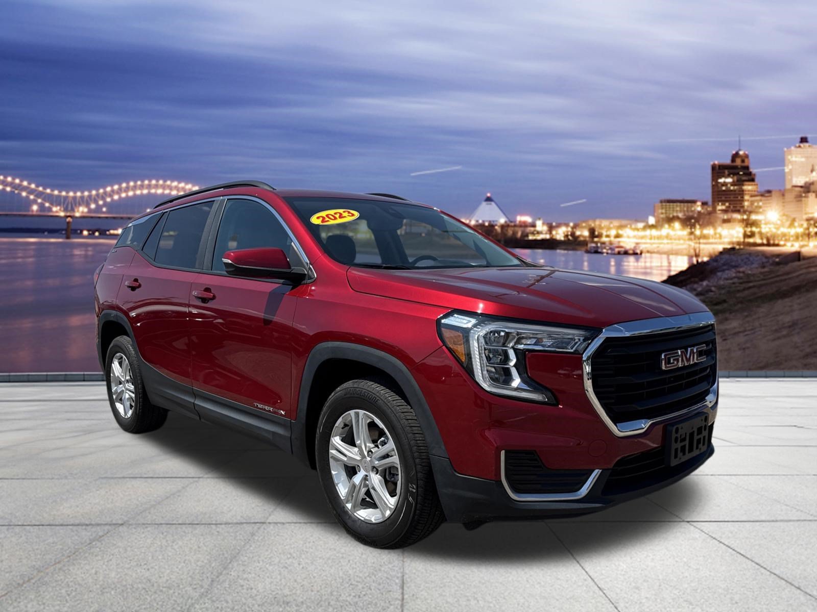 Used 2023 GMC Terrain SLE w/ Driver Convenience Package AWD/4WD image 4