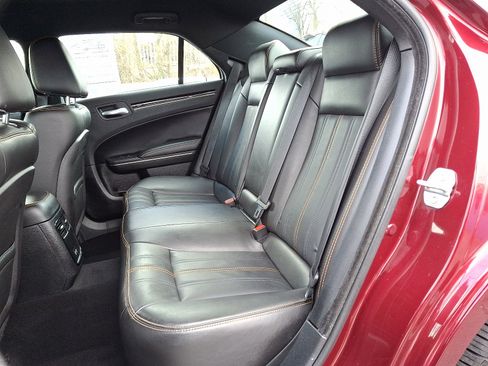 Used 2019 Chrysler 300 S w/ 300S Alloy Package image 8