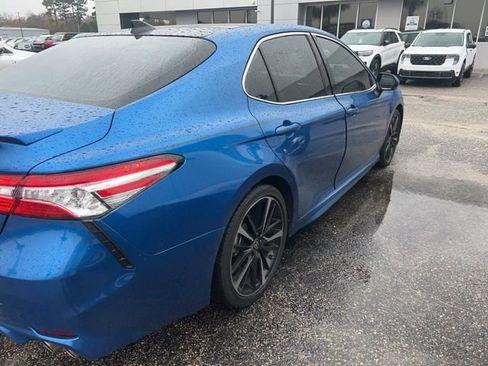 Used 2020 Toyota Camry XSE image 4