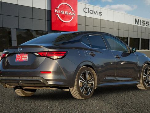 Used 2021 Nissan Sentra SR image 3