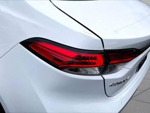 Used 2025 Toyota Corolla LE FWD image 29