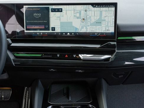 Used 2024 BMW 530i xDrive w/ M Sport Package image 26