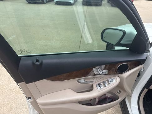 Used 2018 Mercedes-Benz GLC 300 image 26