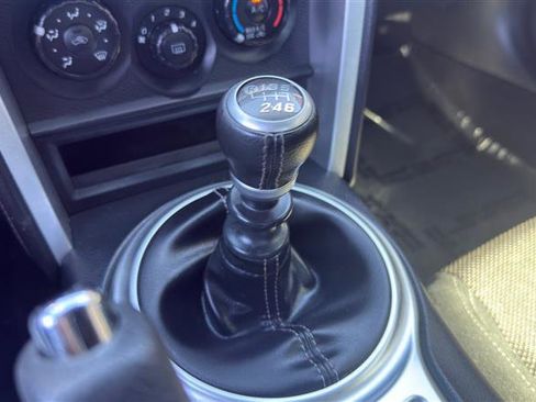 Used 2017 Toyota 86 RWD image 25