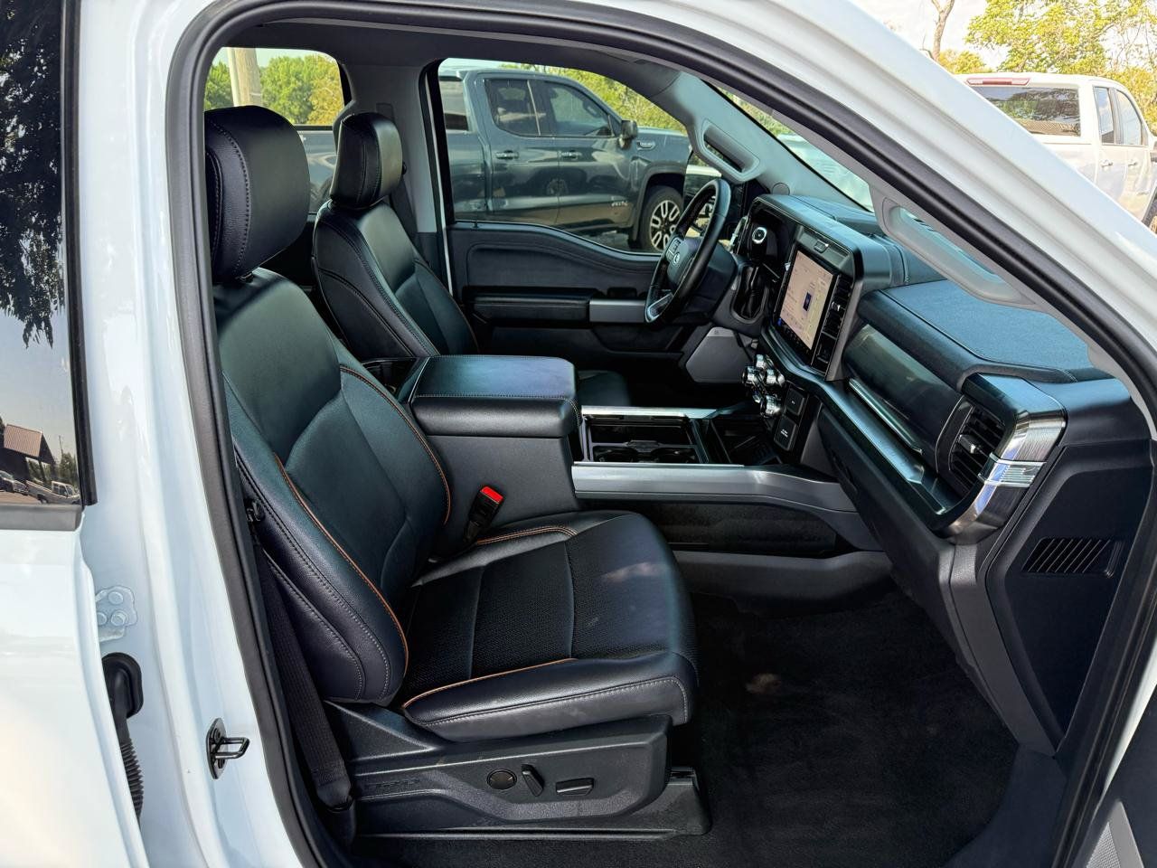 Used 2025 Ford F250 Lariat AWD/4WD image 21