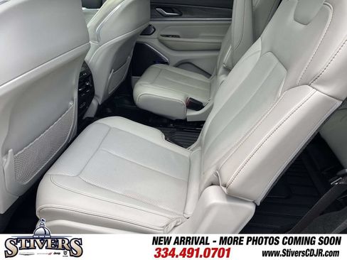 Used 2021 Jeep Grand Cherokee L Overland w/ Luxury Tech Group IV AWD/4WD image 14