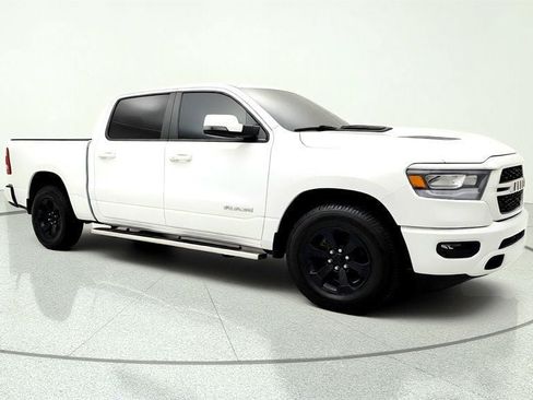 Used 2024 RAM 1500 Laramie AWD/4WD image 3