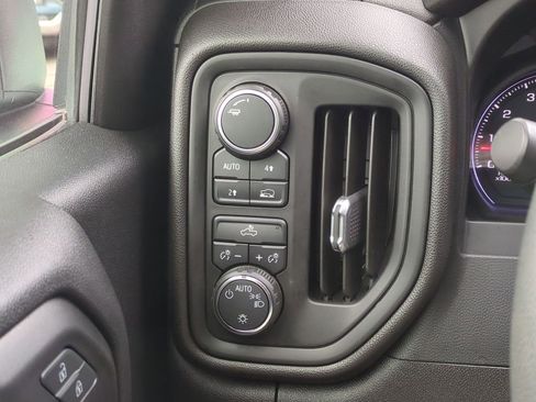 Used 2019 Chevrolet Silverado 1500 Custom w/ Custom Value Package image 23