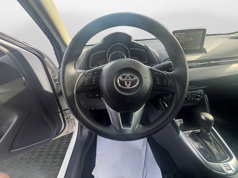 Used 2017 Toyota Yaris iA image 12