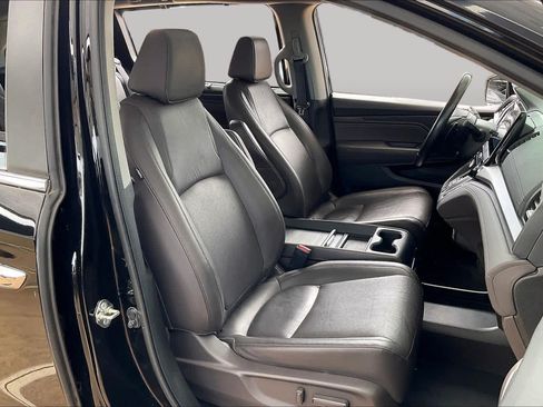 Used 2018 Honda Odyssey Touring image 9