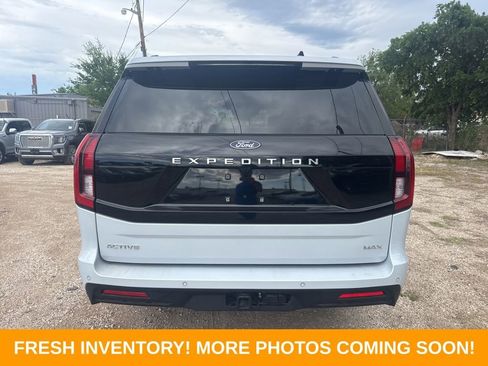 Used 2025 Ford Expedition Max Active AWD/4WD image 3