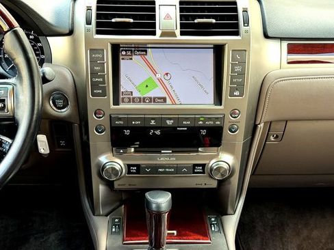 Used 2016 Lexus GX 460 image 26