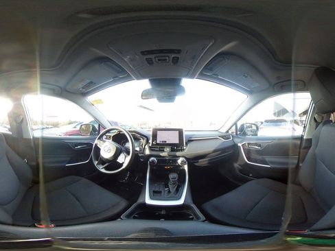 Used 2025 Toyota RAV4 XLE image 38