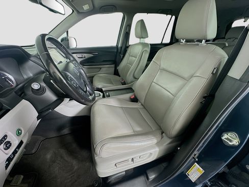 Used 2018 Honda Pilot Touring image 13
