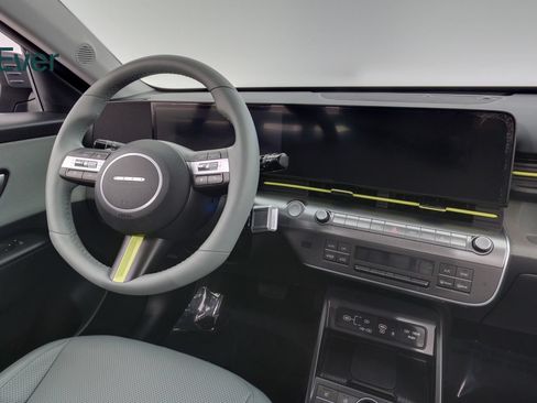 Used 2024 Hyundai Kona Limited FWD image 25