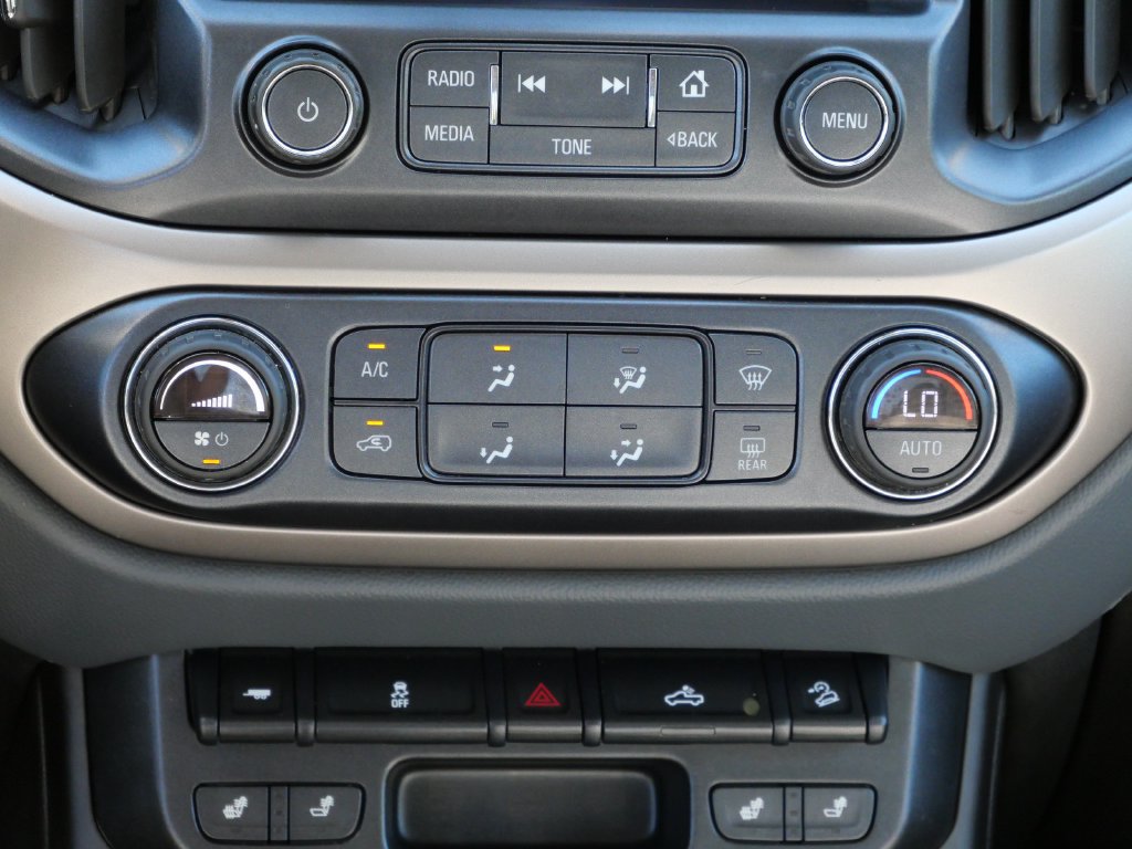 Used 2018 Chevrolet Colorado Z71 AWD/4WD image 18