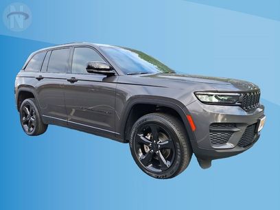 Used 2024 Jeep Grand Cherokee Altitude