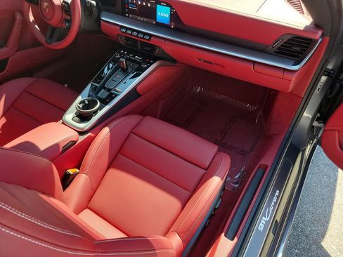 Certified 2025 Porsche 911 Carrera RWD image 18