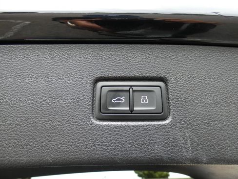 Used 2017 Audi Q7 3.0T Prestige w/ Prestige Package image 84