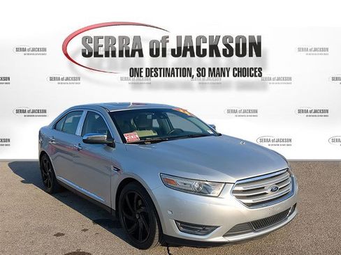Used 2013 Ford Taurus Limited image 2