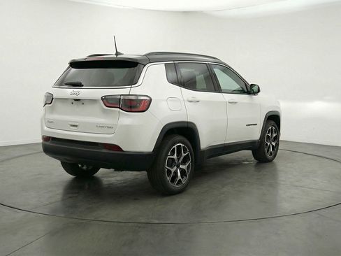 Used 2025 Jeep Compass Limited AWD/4WD image 9