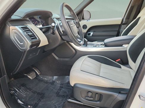 Used 2020 Land Rover Range Rover Sport HSE Dynamic image 14