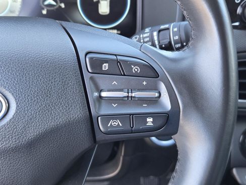 Used 2022 Hyundai Kona Limited FWD image 17