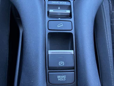 Used 2023 Honda HR-V LX image 39