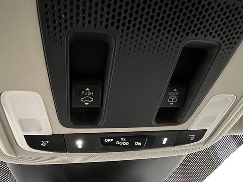 New 2025 Honda Pilot Touring image 23