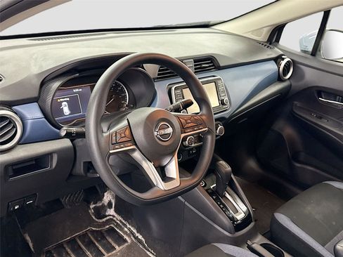 Used 2025 Nissan Versa SV image 6