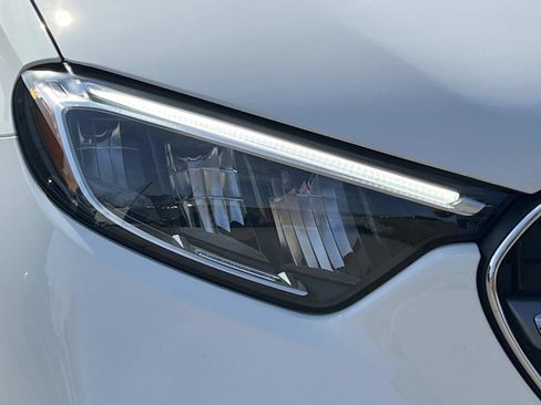 Used 2025 Mercedes-Benz GLC 300 image 8