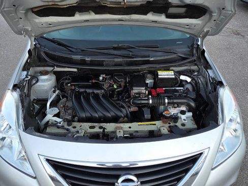 Used 2013 Nissan Versa SV image 39