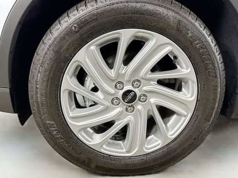 New 2026 Lincoln Corsair Premiere FWD image 32