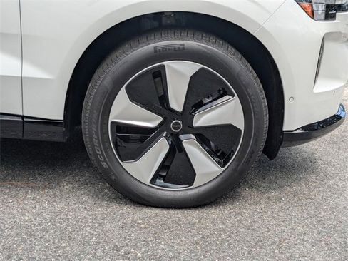 New 2025 Volvo EX90 Plus image 12