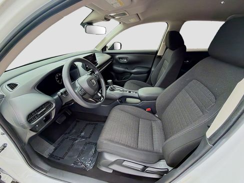 Used 2023 Honda HR-V LX image 18