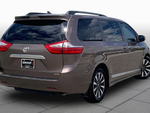 Used 2018 Toyota Sienna Limited FWD image 13